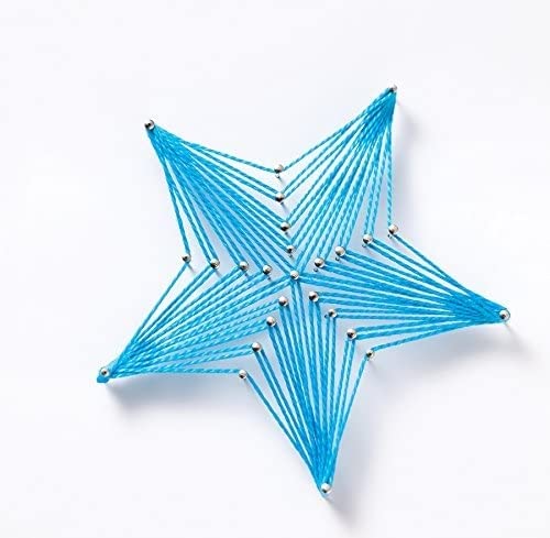 String Art: Turn string and pins into works of art - size: Medium