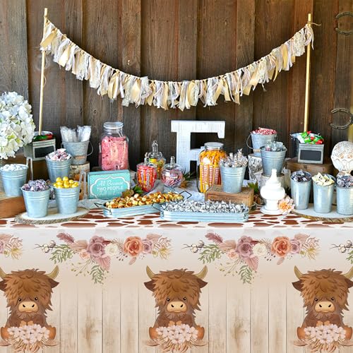 Highland Cow Party Tablecloths, Disposable Birthday Table Cover - color: Highland Cow
