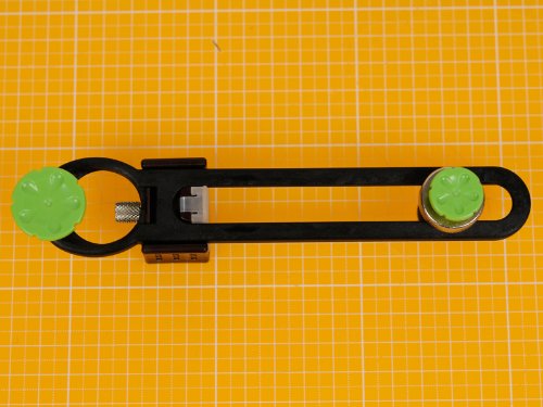 NT Cutter Fabric Circle Cutter, 1-3/16 Inches ~ 8-11/16 Inches diameter, 1 Cutter (C-2000P) - color: Black