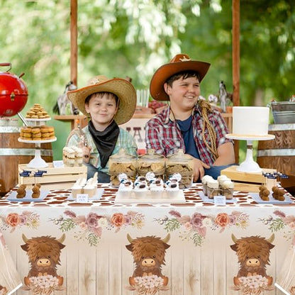 Highland Cow Party Tablecloths, Disposable Birthday Table Cover - color: Highland Cow